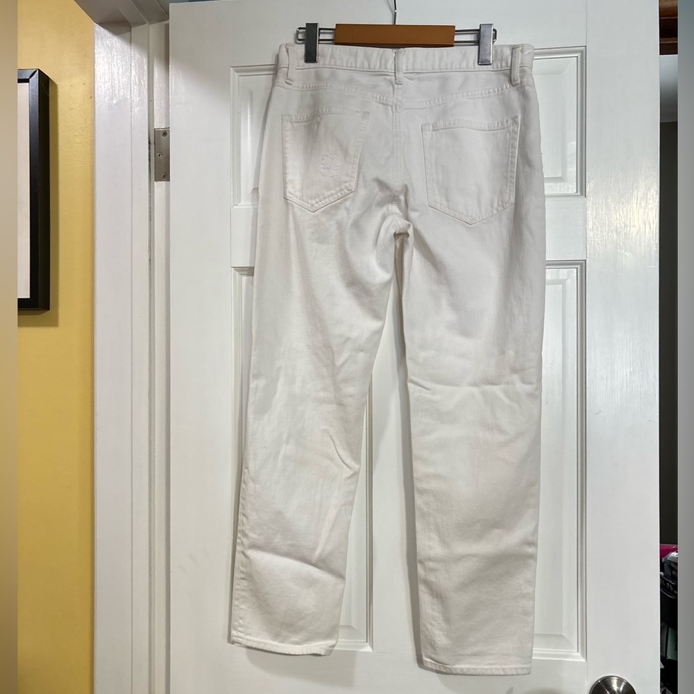 🚨3X$30🚨 GAP Women's Straight White Jeans with Distressed Details - Picture 4 of 7
